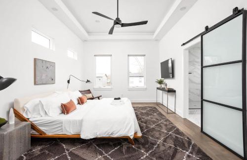 Fountain Square Casa | Heated Pool-Chefs Kitchen-Hot Tub-EV Charging-BBQ