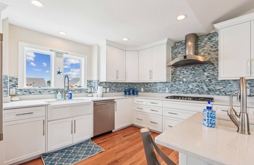 Currituck County Casa | ¡NUEVO en 2020! Piscina climatizada, ascensor, mesa de billar, 250 pies a la playa!