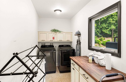 Candler Casa | Spacious Mountain Haven with Heated Pool