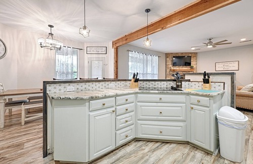 Azle Casa | Heated Pool, Hot tub, 19 beds, Pickleball, 2 Game Rooms, Arcades