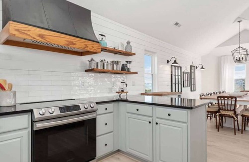Whalehead Beach Casa | Heated Saltwater Pool, Hot Tub, 5Min Walk to Beach