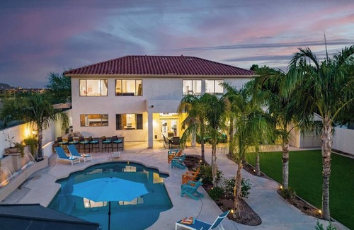 Peoria Casa | Heated Pool | Hot Tub | Pool Table | Putting Green | 5BR