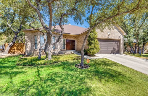 Woods of Shavano Casa | Heated Pool, Hot Tub, Gym, Fenced Outdoor Hangout, Blackstone and Traeger Grills