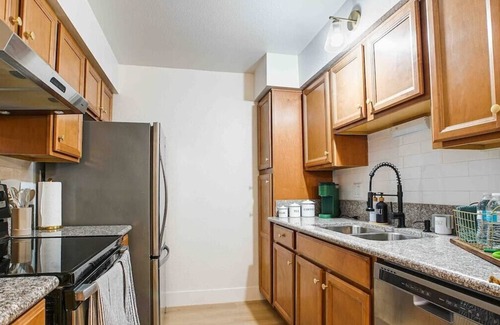 South Scottsdale Condominio | Heated Pool & Hot Tub-Walk to Old Town Condo!