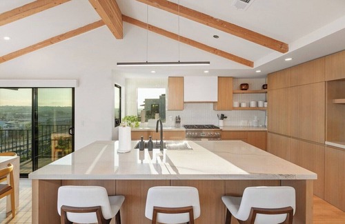 Mission Hills Casa | Heated Pool-Jacuzzi-King Bed-City Views-Chic Decor