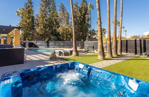 South Scottsdale Villa | Heated Pool & Jacuzzi