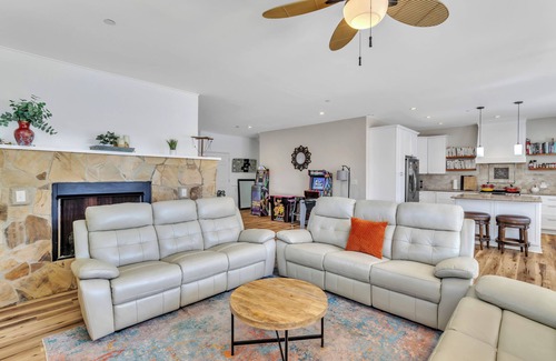 Winston - Salem Casa | Heated Pool King Bed Jacuzzi Bath Arcade