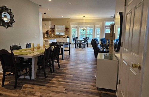 Winston - Salem Casa | Heated Pool King Bed Jacuzzi Bath Arcade