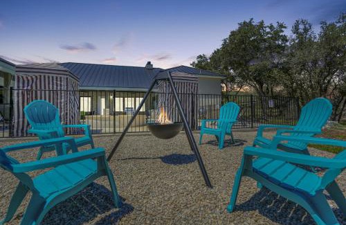Sabinal Casa | Heated Pool Movie Theater Hot Tub Games Sleeps 28