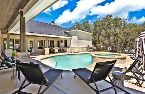 Sabinal Casa | Heated Pool Movie Theater Hot Tub Games Sleeps 28