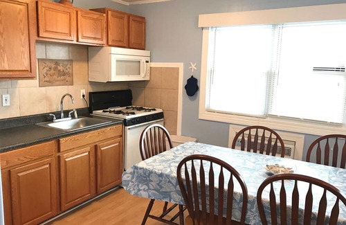 Ortley Beach Condominio | ¡Piscina temperada! 3 dormitorios al otro lado de la calle a la playa y al paseo marítimo.