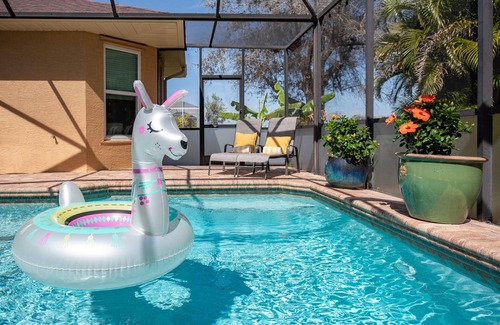 Pinehurst Casa | Heated Pool, Pool Table, 2 King Beds, Outdoor Oasis with TV, Fire Table/BBQ/WiFi