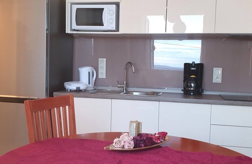 Businci Apartamento | Apartamento junto a la piscina con piscina climatizada y jacuzzi ap5