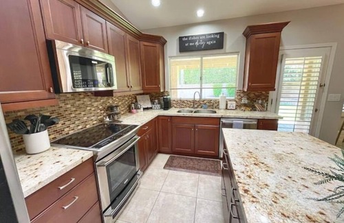 Paradise Park Vista Casa | Heated Pool, Putting Green & Arcades in LUXE Home! 3-mi to Waste Management Open