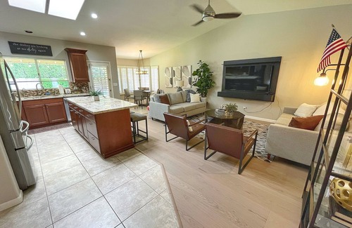 Paradise Park Vista Casa | Heated Pool, Putting Green & Arcades in LUXE Home! 3-mi to Waste Management Open
