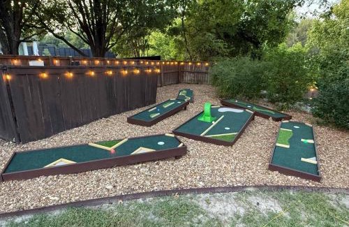 Rockwall Apartamento | Heated Pool & Spa Mini Golf Bowling Game Room perfect for family