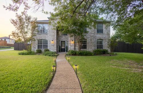 Rockwall Apartamento | Heated Pool & Spa Mini Golf Bowling Game Room perfect for family