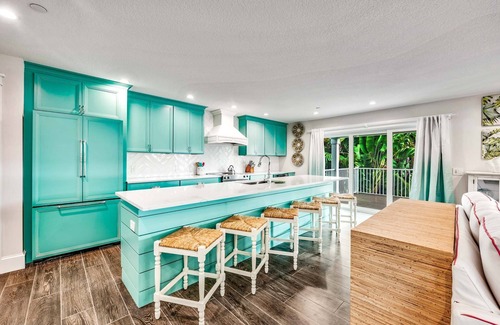 Siesta Key Village Casa | Heated Pool & Spa, Rooftop Deck for sunsets, Luxury Home for all ages!