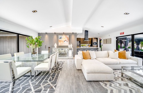Riverside Park Casa | Heated Pool! Waterfront+Kayak! Close 2 Beach!