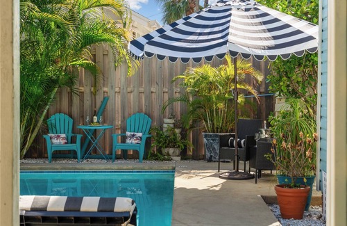 Bradenton Casa | Labour day special!15 min to Beaches .Heated pool!