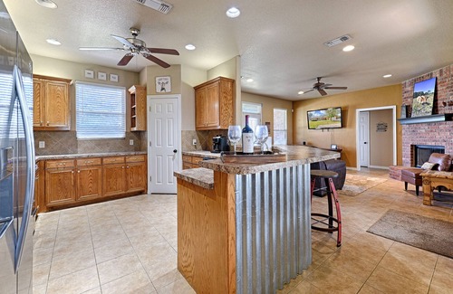 Azle Casa | Heated Swim Spa, Hot Tub, Sauna, Pickleball, Arcades, 2 game rooms, Hoops!