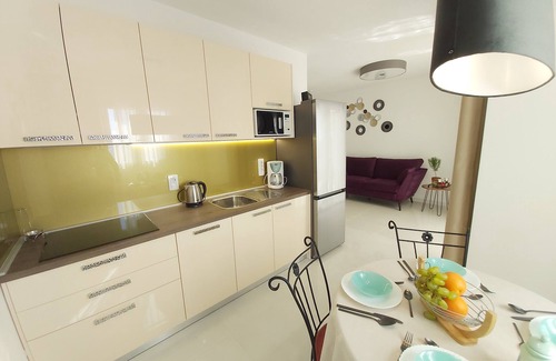 Businci Apartamento | Impresionante apartamento con vistas al mar con piscina climatizada y jacuzzi ap6