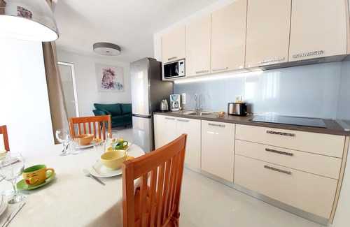 Businci Apartamento | Impresionante apartamento con vistas al mar con jacuzzi ap7