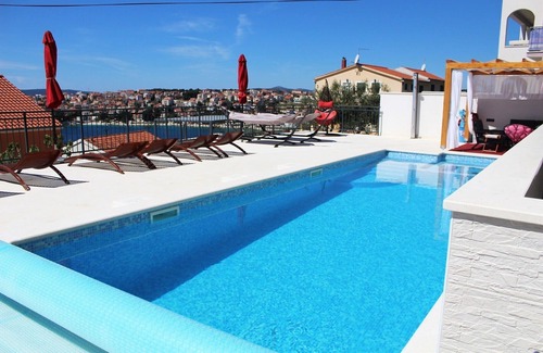 Businci Apartamento | Impresionante apartamento con vistas al mar con jacuzzi ap7