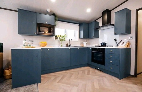 Woodhall Spa Cabina | Heather William Lodge in Woodhall Spa. Perfect for Couples, Families, and Pets!