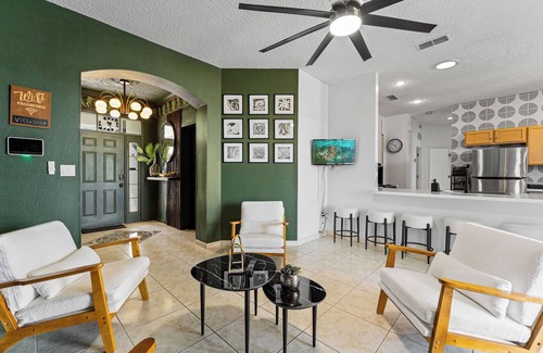 Crescent Lakes Casa | CERCA DE DISNEY, VILLA DE LUJO LAKESIDE, MASCOTA AMIGABLE