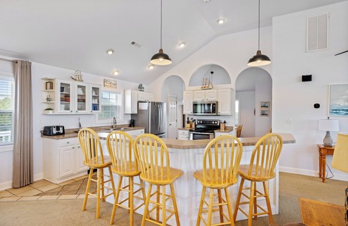 Pine Island Casa | Heaven Sent: Oceanside, private pool, hot tub, rec room and EASY beach access!