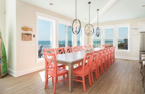 Whalehead Beach Casa | NUEVO 12BR FRENTE AL MAR Beach House cuenta con 2 salas de grabación y piscina privada.