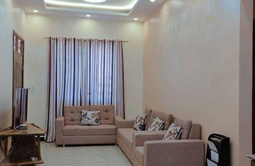 Dodoma Apartamento | Heavenly ApHEARTment with backyard swimming pool