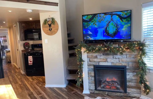 Canton Cabina | Heavenly Escape in the Forest- Under the Stars-Tiny Home near Canton, Tx