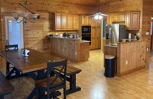 Edgemont Cabaña | Heavenly Lake View Cottage on Greers Ferry Lake