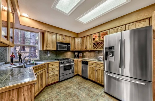 South Lake Tahoe Casa | Heavenly Mountain Gem - 2 cuadras de Heavenly Ski Lodge, jacuzzi,