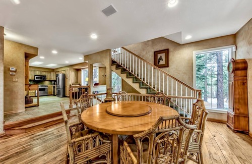 South Lake Tahoe Casa | Heavenly Mountain Gem - 2 cuadras de Heavenly Ski Lodge, jacuzzi,