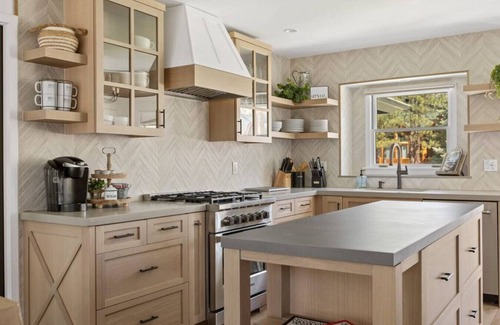 Evergreen Estates Cabina | Heavenly · *NEW* Heavenly Hideaway Near Slopes and Hot Tub