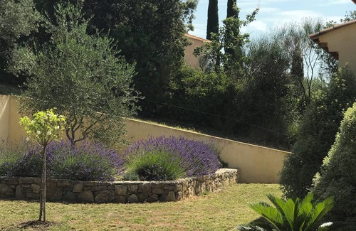 Callas Villa | Heavenly residence tween GorgesduVerdon and St-Tropez, Villa OliveYou. AC/ e-charging pole!