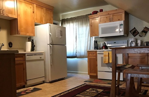 South Lake Tahoe Cabaña | Heavenly Ski Run Cottages