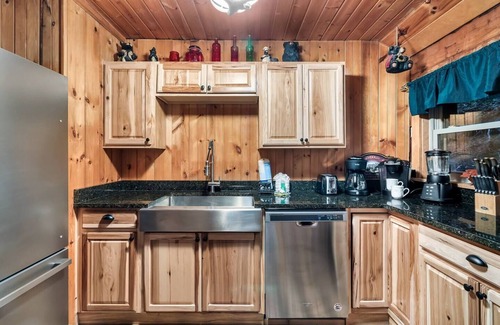 Gatlinburg - Pigeon Forge Cabina | Fall Escape! Best Views! Hot Tub! Private!