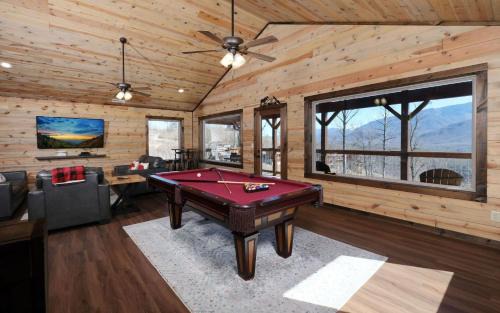 Gatlinburg - Pigeon Forge Villa | Heavens Hill