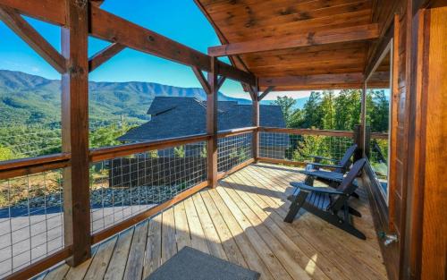 Gatlinburg - Pigeon Forge Villa | Heavens Hill