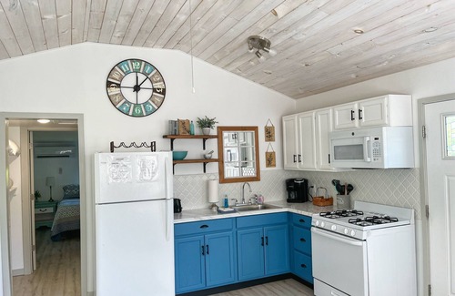Luray Cabina | Heaven’s Oasis- Riverfront cabin with hot tub!