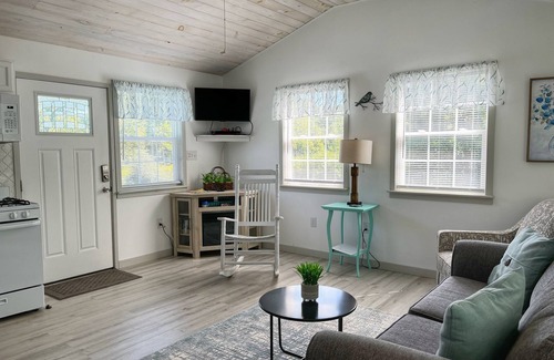 Luray Cabina | Heaven’s Oasis- Riverfront cabin with hot tub!