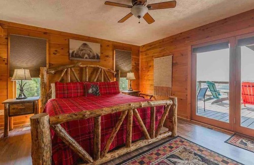 Dunlap Casa | Heaven’s View Lodge, Pool, Pet Friendly