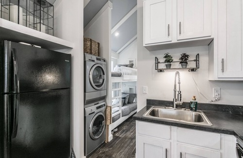 Tracy City Casa | Heavensent Tiny Home @ The Retreat at Water's Edge - Lake Views!