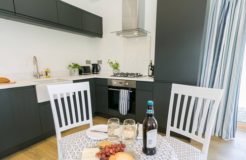 Cylch-Y-Garn Cabaña | Hebog - a coastal that sleeps 2 guests in 1 bedroom