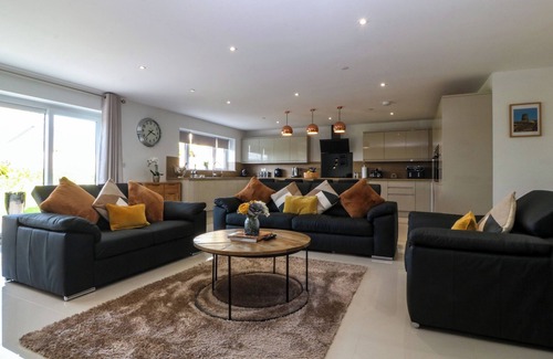Amlwch Casa | HEDD, family friendly, country holiday cottage in Amlwch
