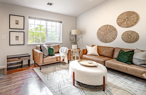 McKinleyville Casa | Hedge Rose House